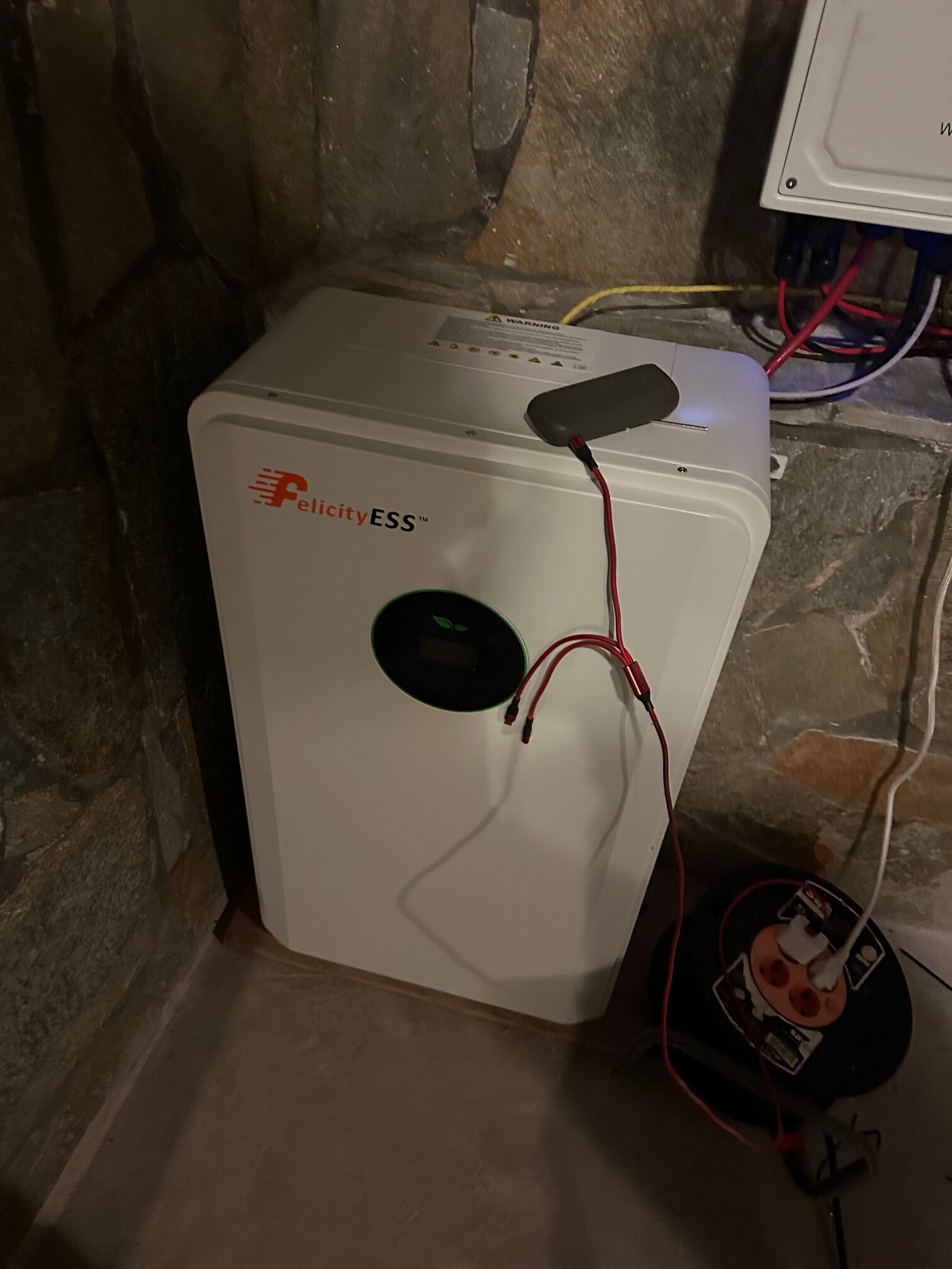 Αυτόνομο οικιακό φωτοβολταικό 5,5 Kwh με μπαταρία 12,5 Kwh 5 Αυτόνομο οικιακό φωτοβολταικό 3,3 Kwh με μπαταρία 7,2 Kwh