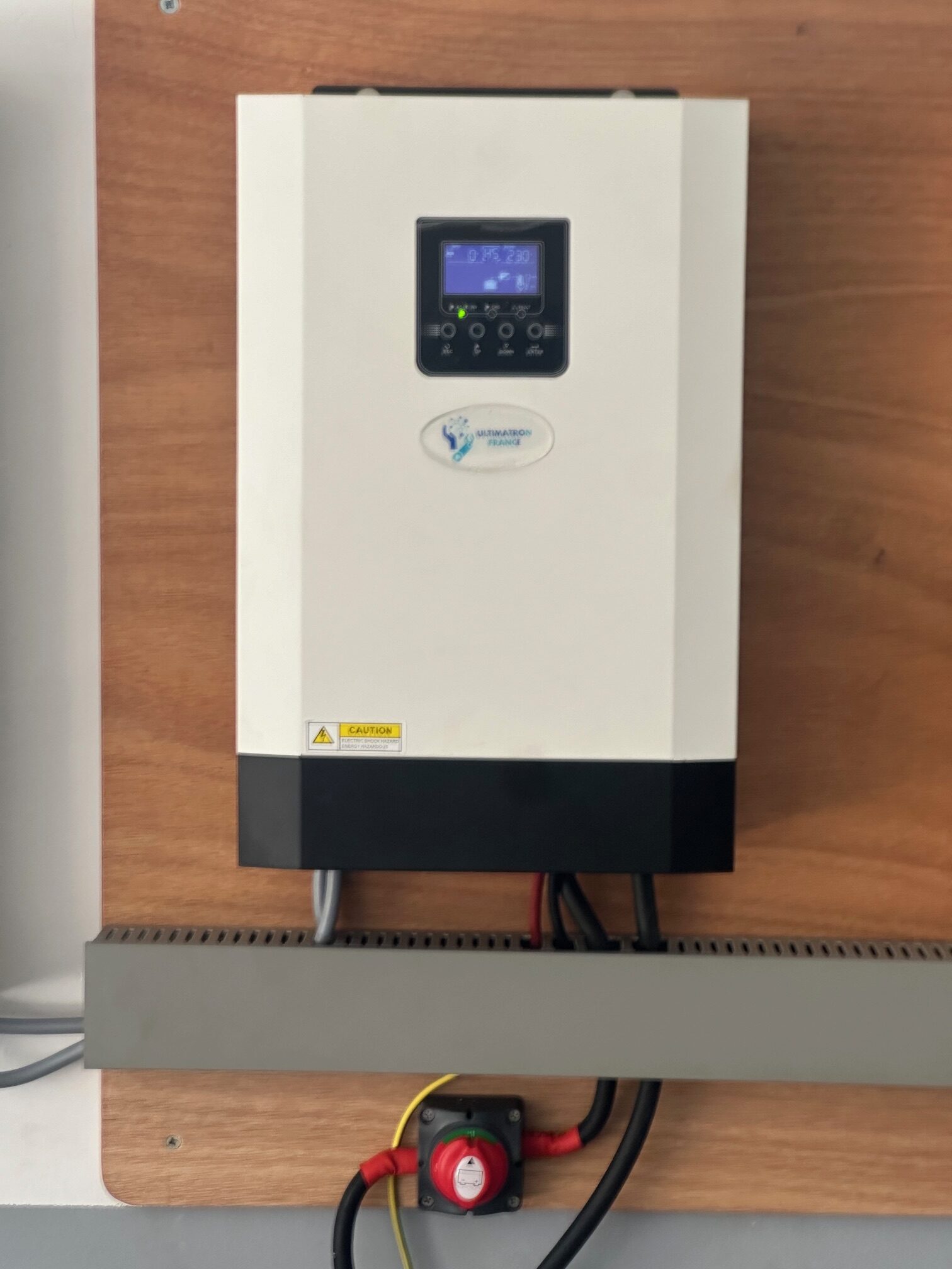 Αυτόνομο οικιακό φωτοβολταικό 3,3 Kwh με μπαταρία 7,2 Kwh 5 Αυτόνομο οικιακό φωτοβολταικό 3,3 Kwh με μπαταρία 7,2 Kwh